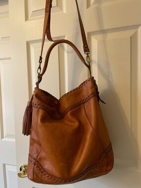 Isabella Fiore Leather Hobo Shoulder Bag in Cognac Brown